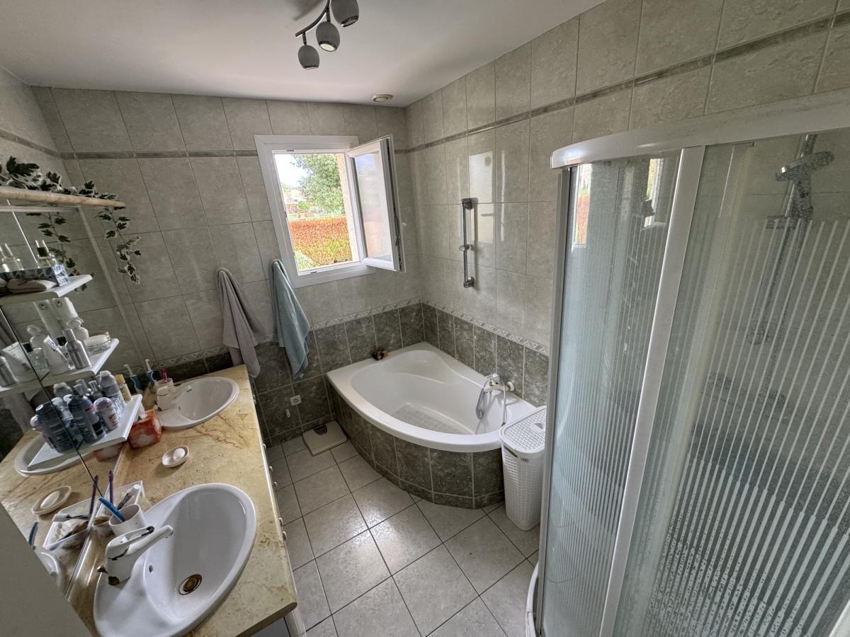 JUIGNE SUR SARTHE PAVILLON INDIVIDUEL très bon état réf : CC2117