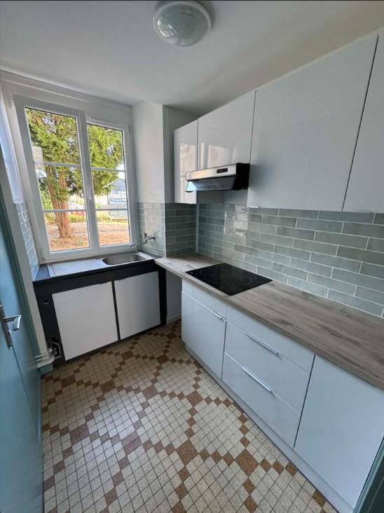 SABLE SUR SARTHE - centre ville - STUDIO de de PLAIN PIED de 22 m²
