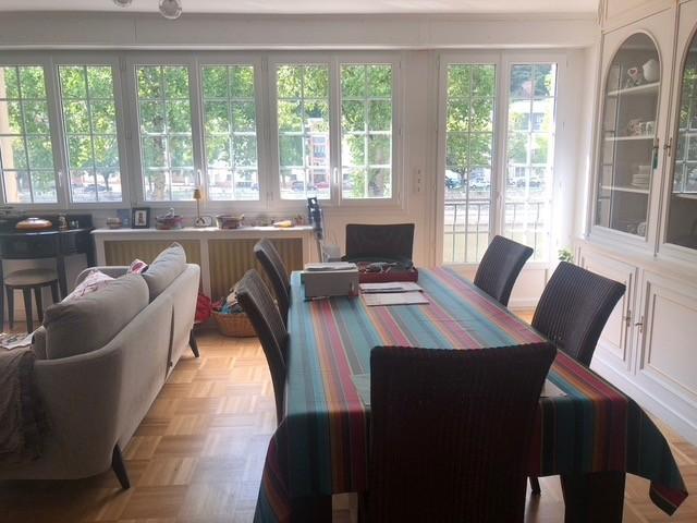 Laval centre, Elégant appartement traversant de 105 m² avec terrasse, parking et vue sur la Mayenne