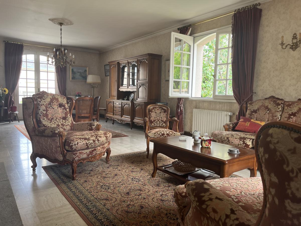 Quartier Pillerie, proche gare,  maison ( T6 -4 ch /180 m² hab.env.) sur 705 m² de terrain