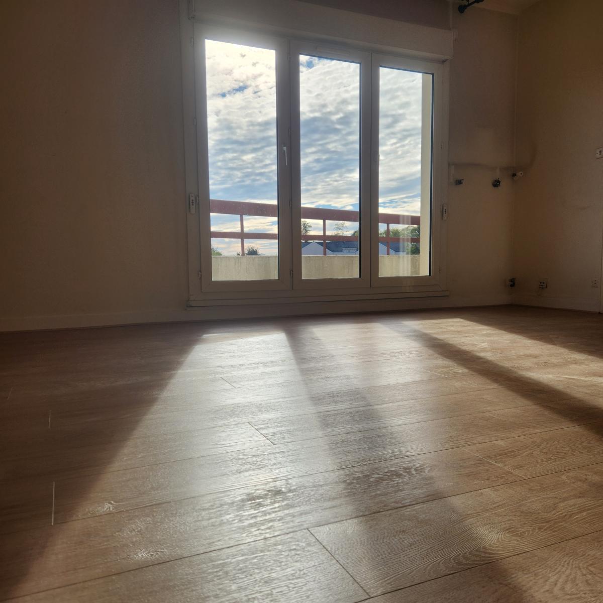 Appartement balcon et garage - Quartier Gazonfier