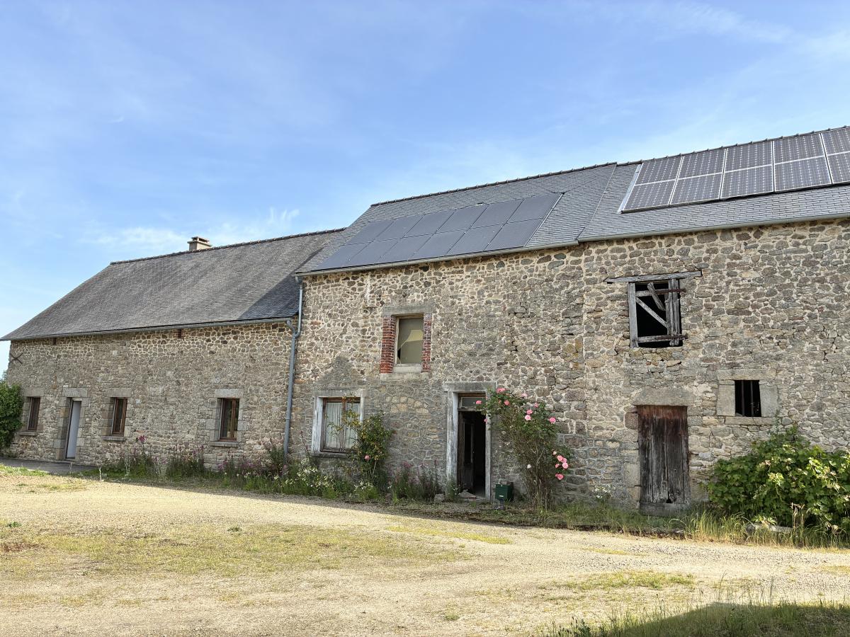 LA BAZOGE MONTPINCON Maison