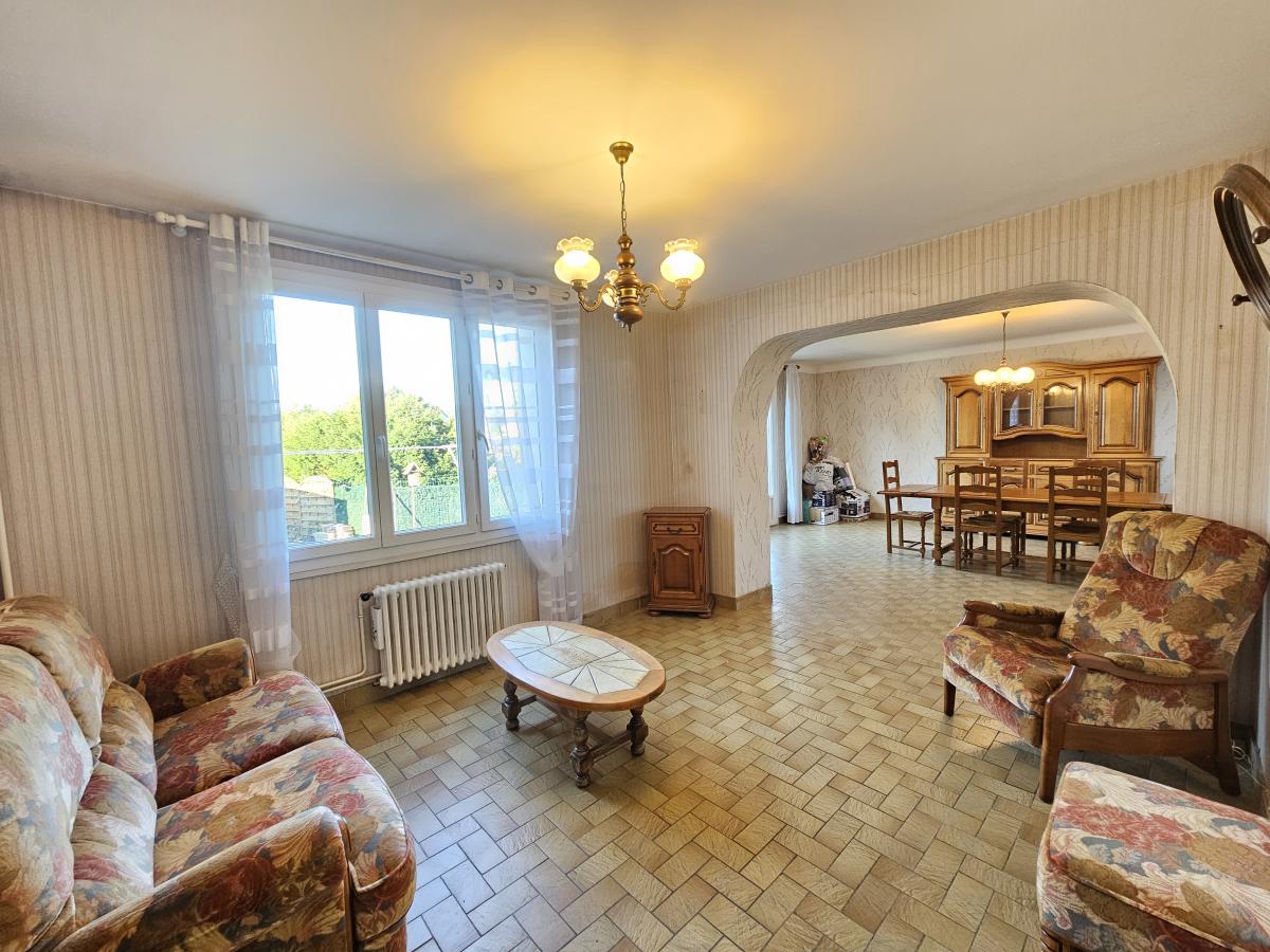 Maison de ville avec grande pièce de vie et trois chambres