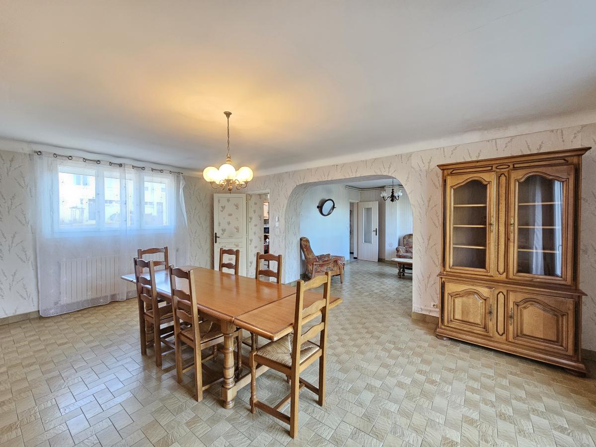 Maison de ville avec grande pièce de vie et trois chambres