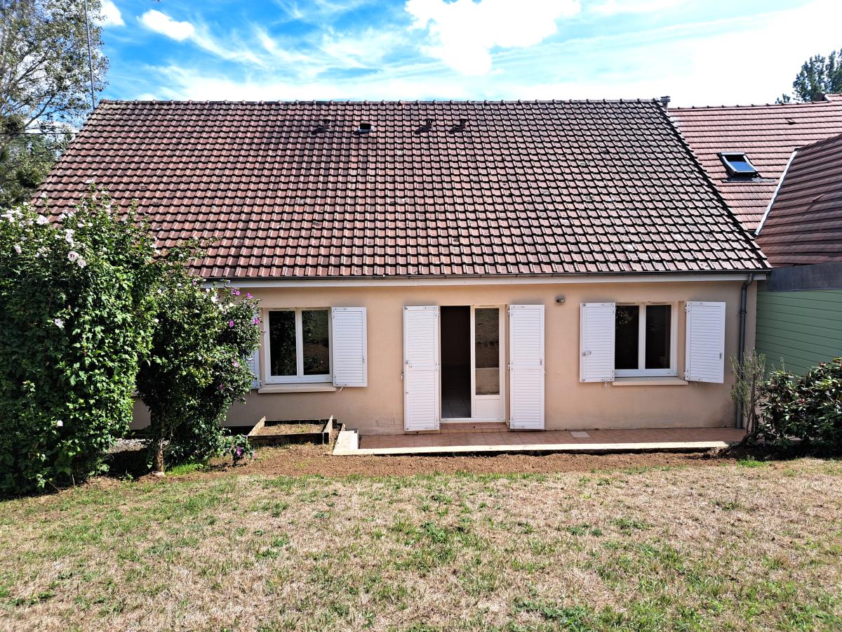 A VENDRE PAVILLON A YVRE L'EVEQUE