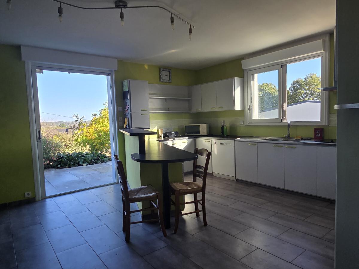 Maison individuelle avec accès de plain-pied, 143 m2 habitables, 5 chambres, sur terrain de 3.663 m2