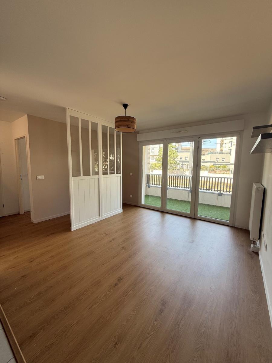 ANGERS HAUTS DE ST AUBIN APPARTEMENT DE TYPE 2 AVEC BALCON