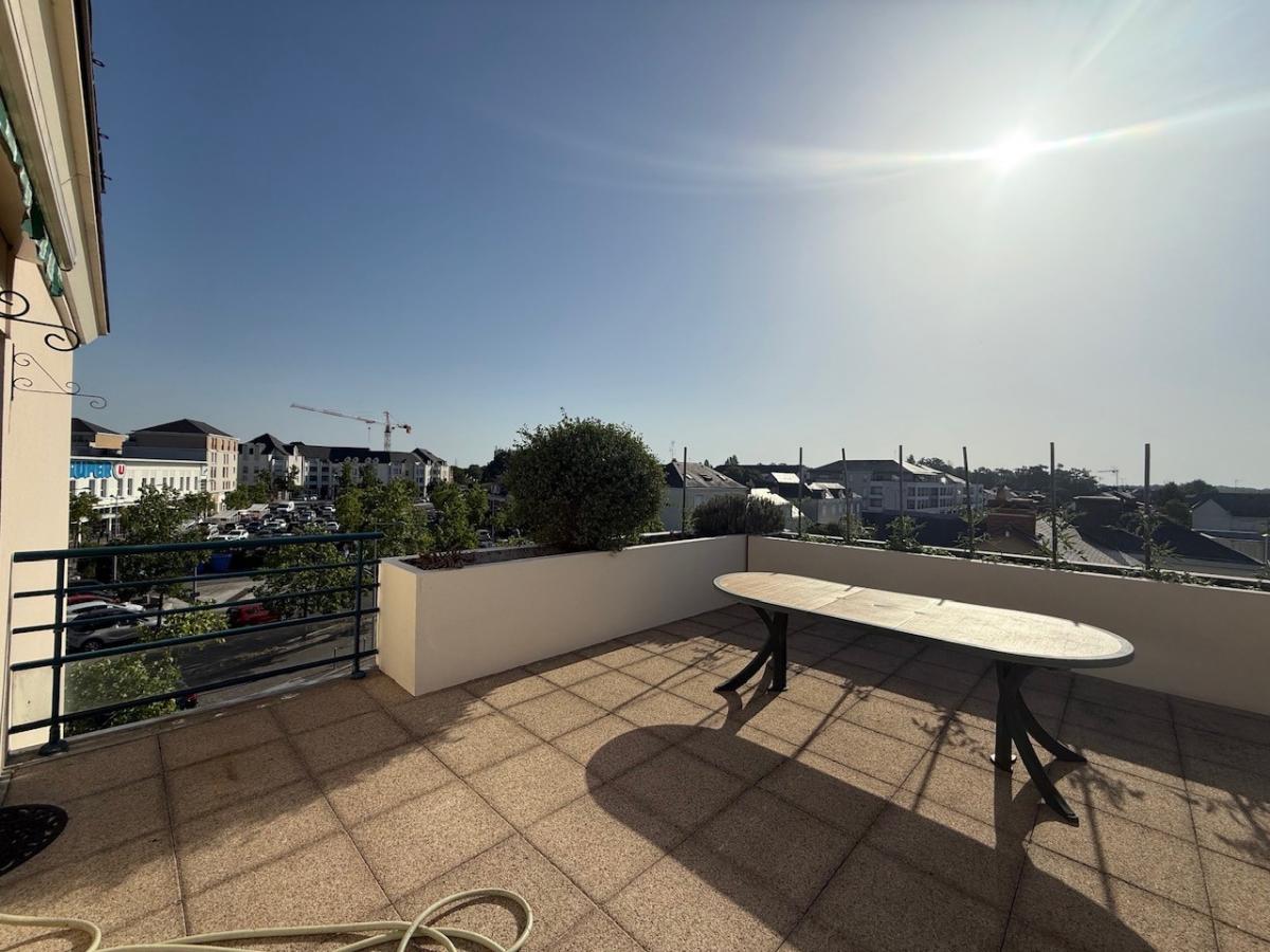 SAINT BARTHELEMY D ANJOU BOURG APPARTEMENT T3