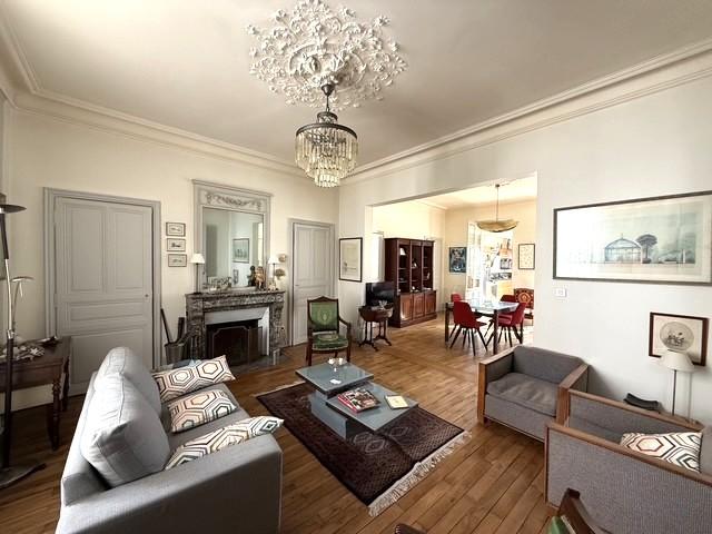 ANGERS QUARTIER PLACE DU LYCEE ANGEVINE 5 CH EN EXCELLENT ETAT AVEC JARDIN