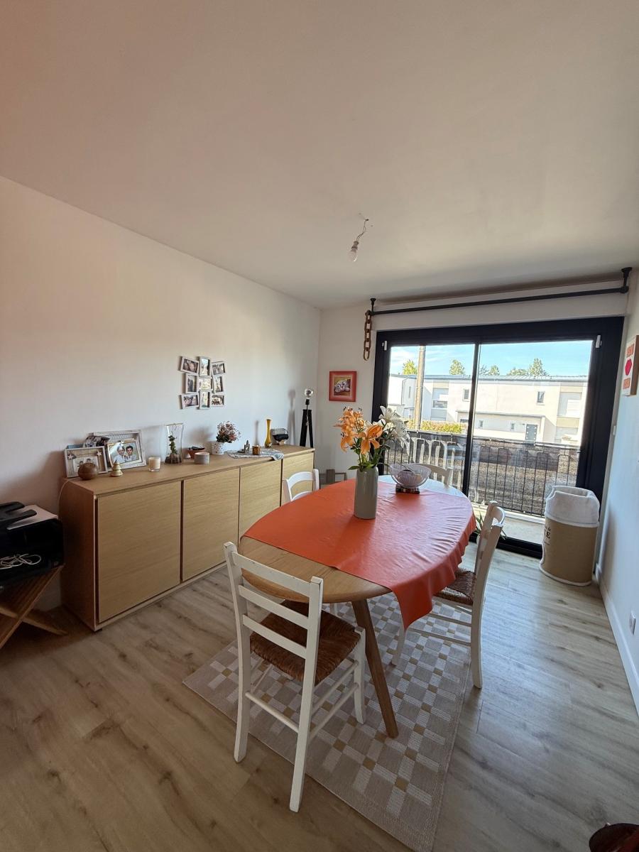 LES PONTS DE CE PROXIMITE JUSTICES MAISON EN PARFAIT ETAT AVEC JARDIN ET GARAGE