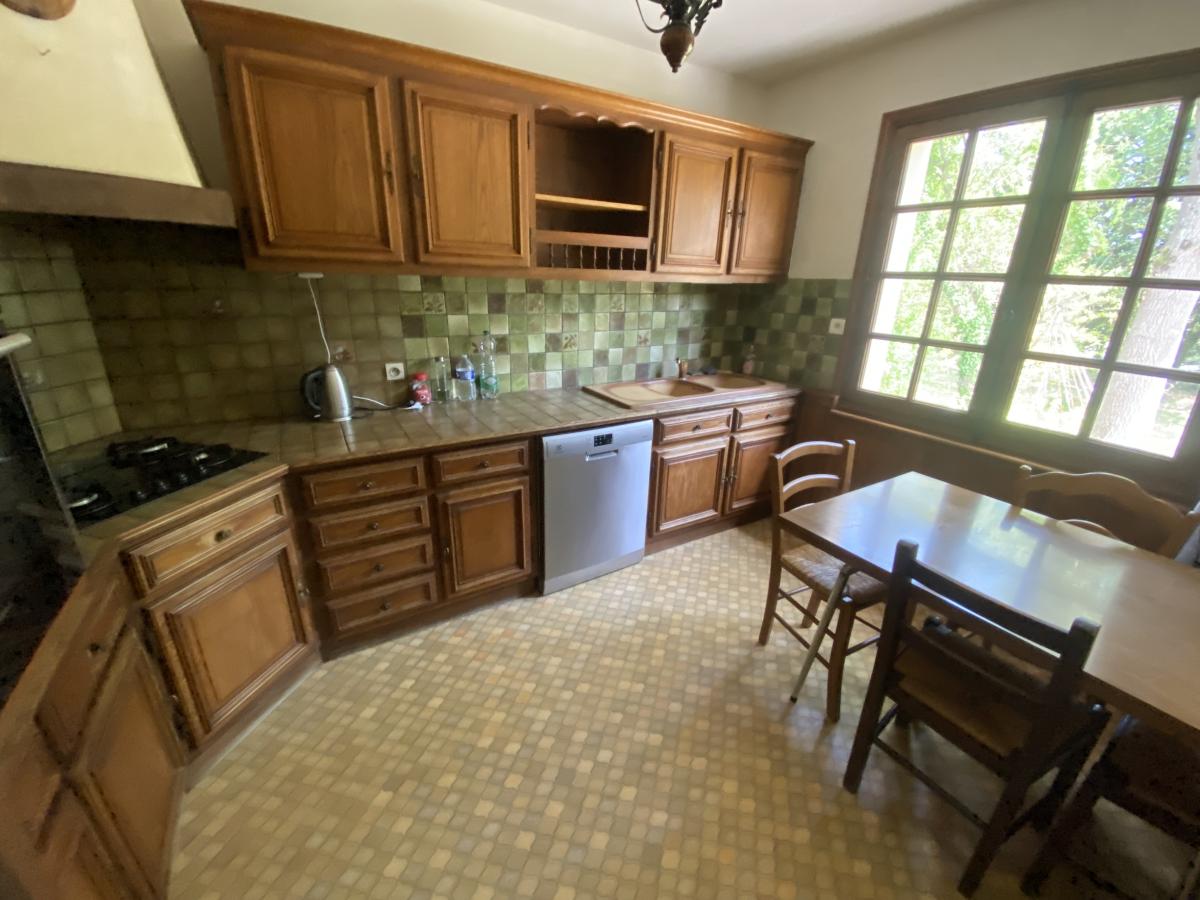 VERRIERES EN ANJOU MAISON TRADITIONNELLE AVEC SOUS-SOL TOTAL ET GRAND TERRAIN AU CALME