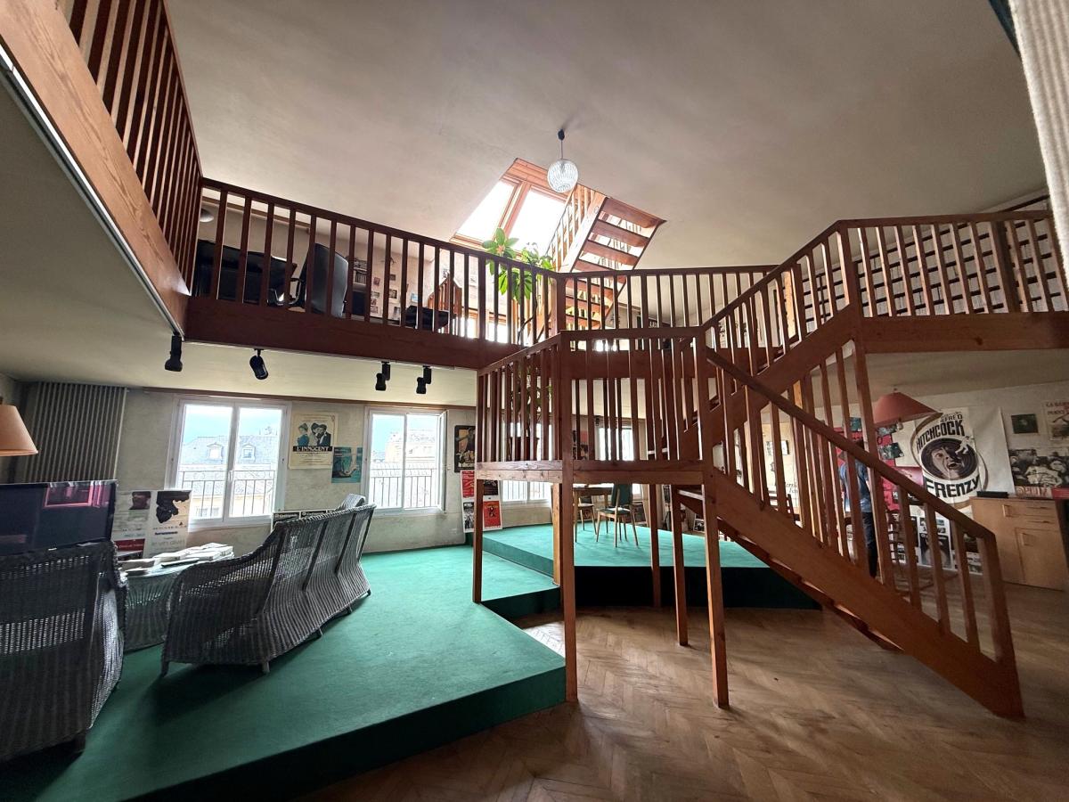 ANGERS PLACE DU LYCEE APPARTEMENT EN DUPLEX DE PLUS DE 205 M² AVEC CAVE, GRENIER ET GARAGE