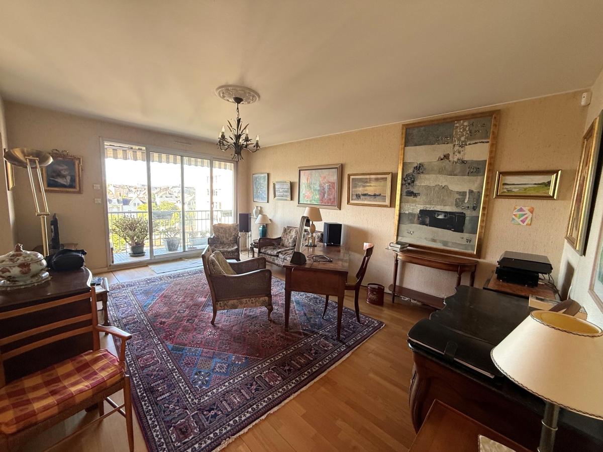 ANGERS LOUIS GAIN APPARTEMENT DE TYPE 5 AVEC GRAND BALCON FILANT, PARKING ET CAVE