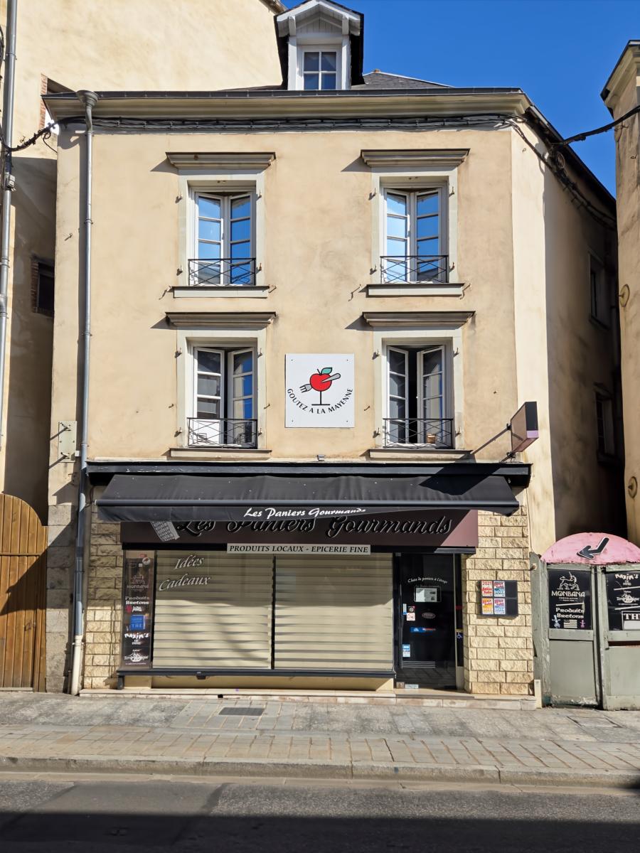 A VENDRE - MURS COMMERCIAUX - LAVAL