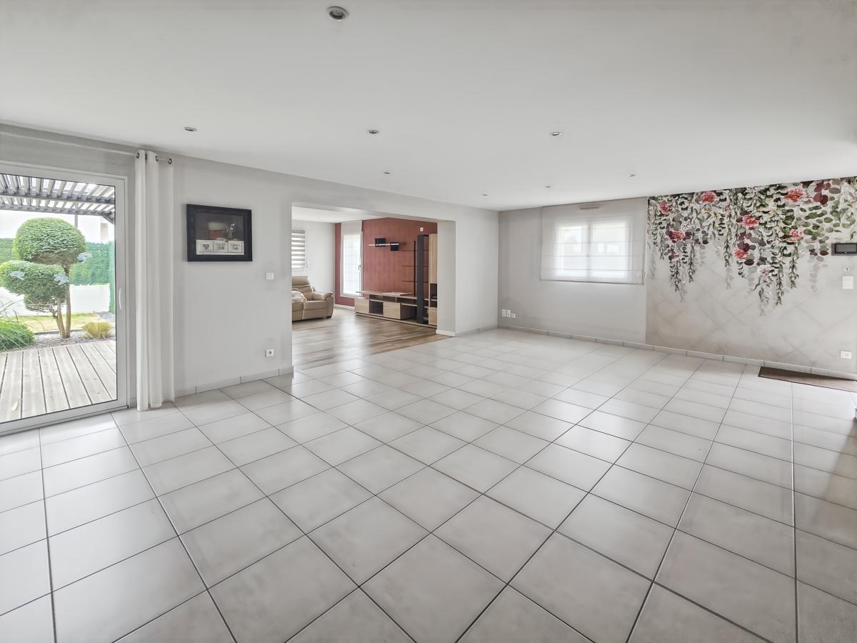 A VENDRE - MAISON PLAIN PIED - LAVAL