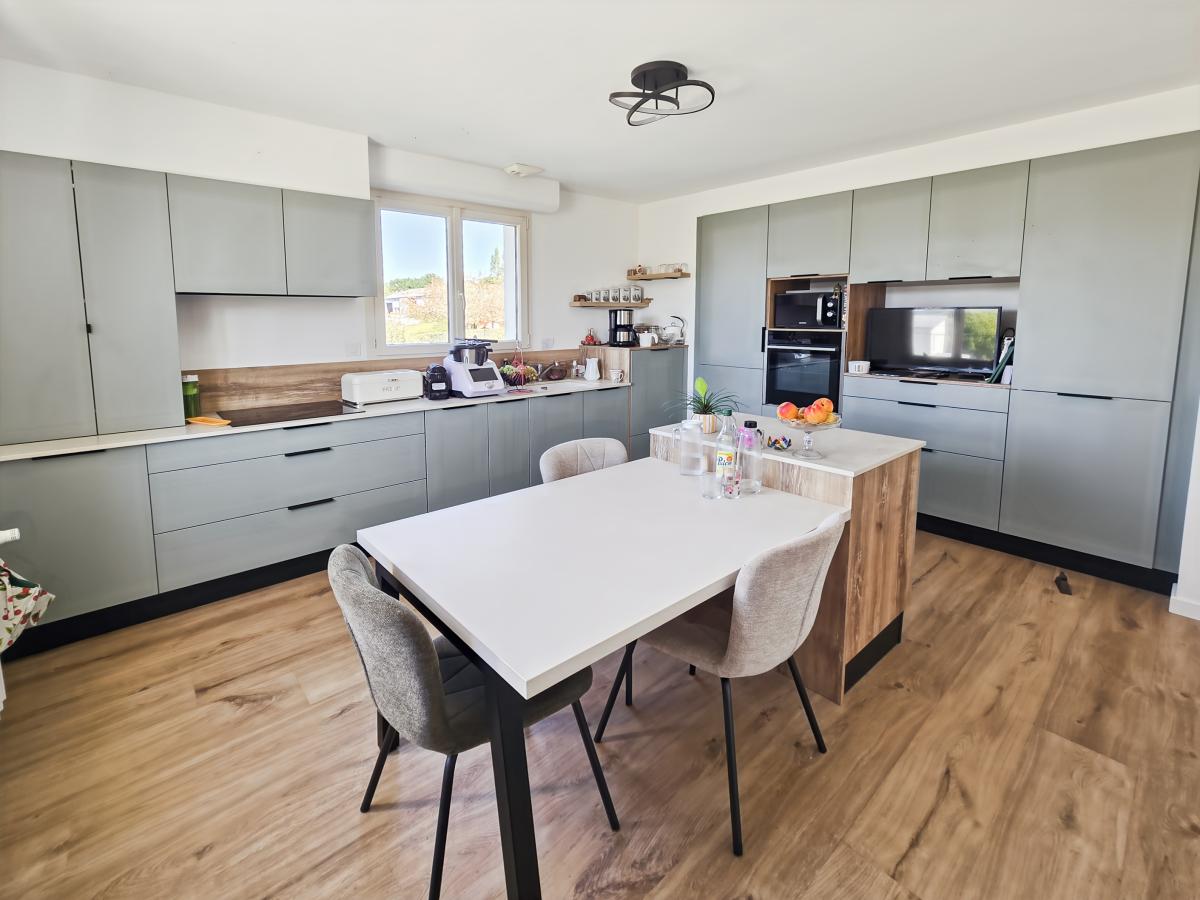 A VENDRE - MAISON 4 CHAMBRES - LE BOURGNEUF LA FORÊT