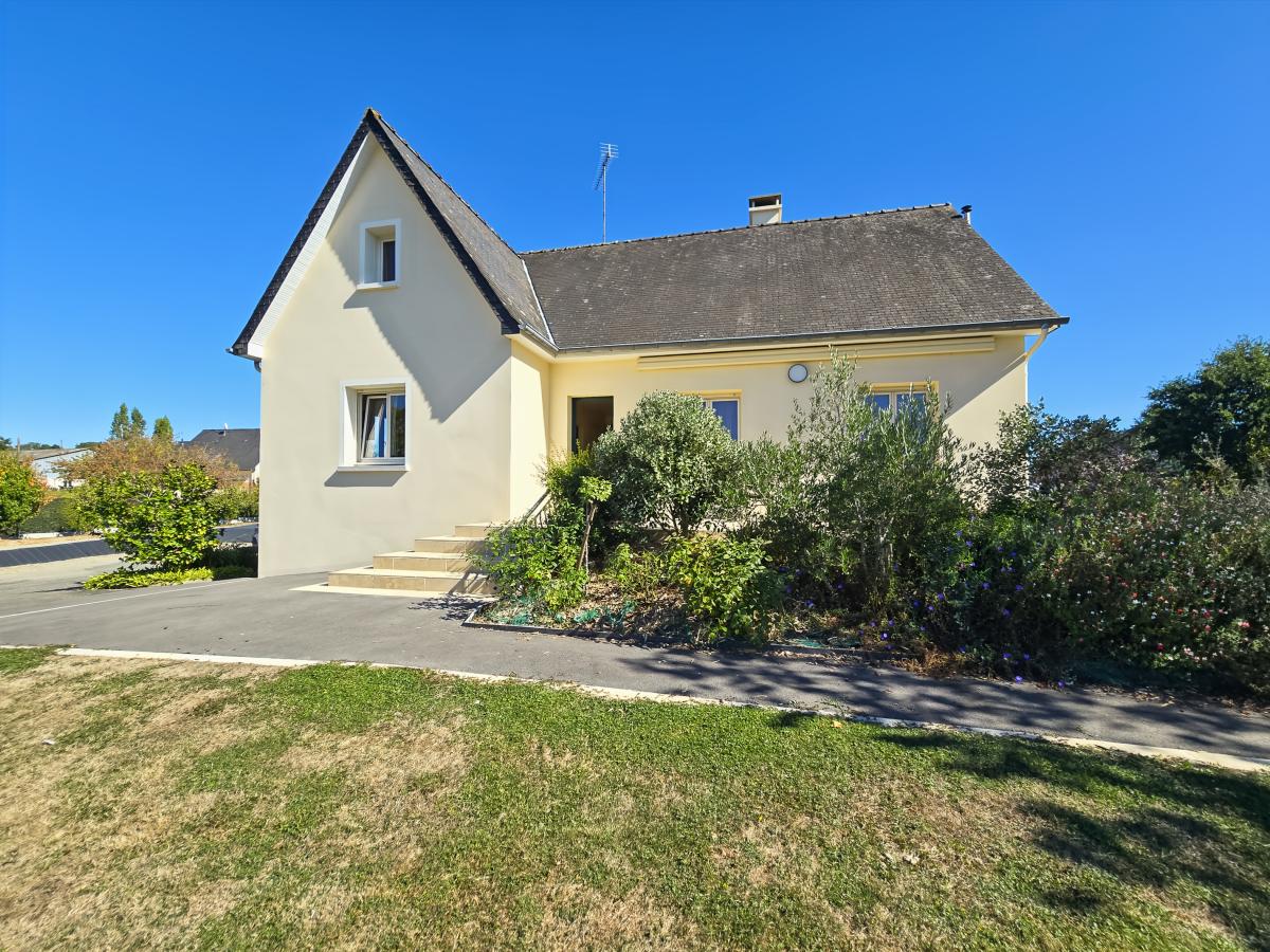 A VENDRE - MAISON 4 CHAMBRES - LE BOURGNEUF LA FORÊT