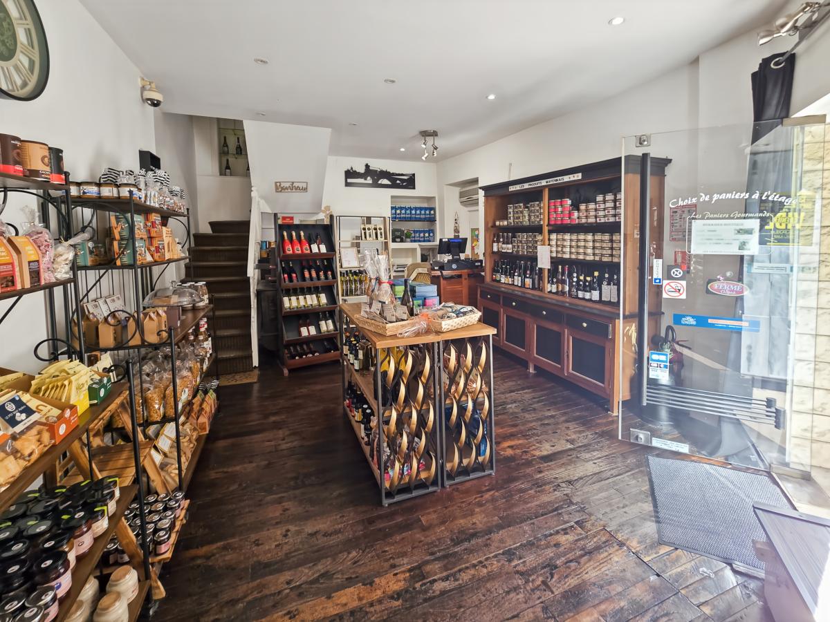 A VENDRE - MURS COMMERCIAUX - LAVAL