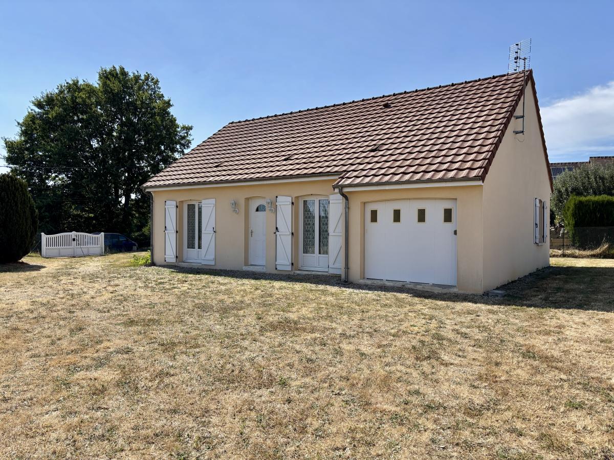 EXCLUSIVITE : Beaumont sur Sarthe, pavillon en campagne.