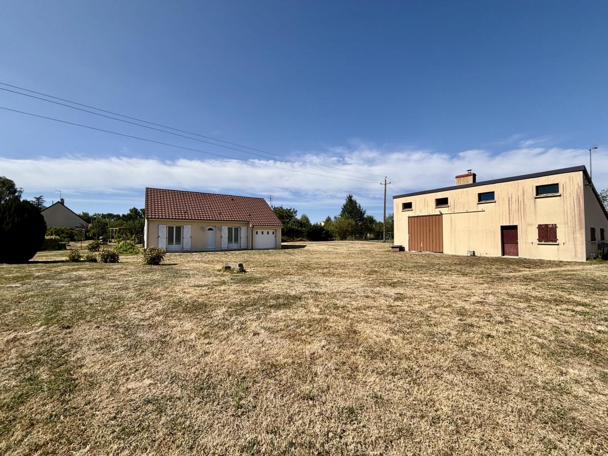 EXCLUSIVITE : Beaumont sur Sarthe, pavillon en campagne.