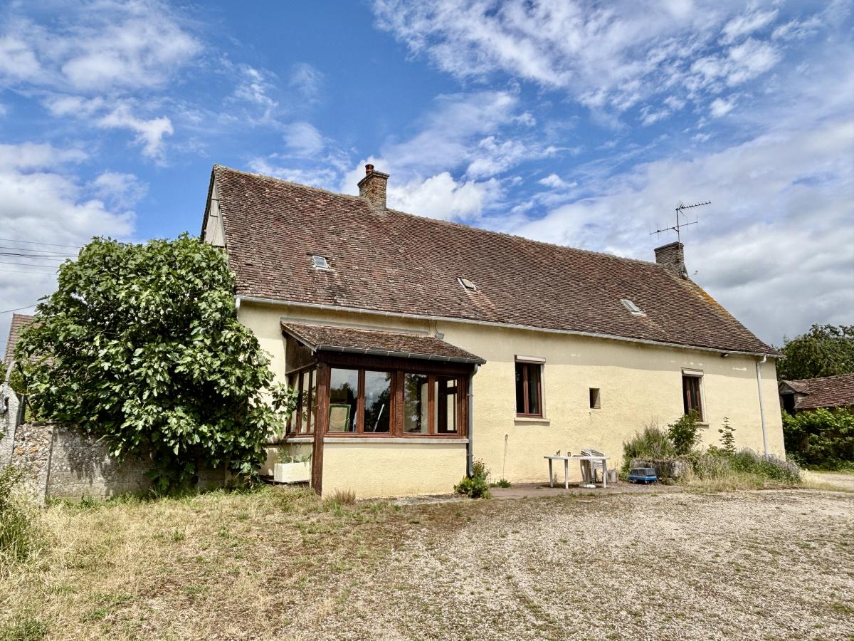 Fermette de 93 m² située sur une parcelle de 11790m²