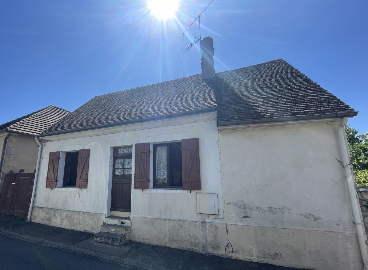 Maison de bourg de 65m² avec 2nd batiment indépendant : garage et grenier sur MONCE EN SAOSNOIS