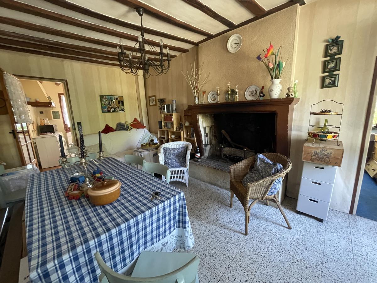Maison de bourg de 65m² avec 2nd batiment indépendant : garage et grenier sur MONCE EN SAOSNOIS
