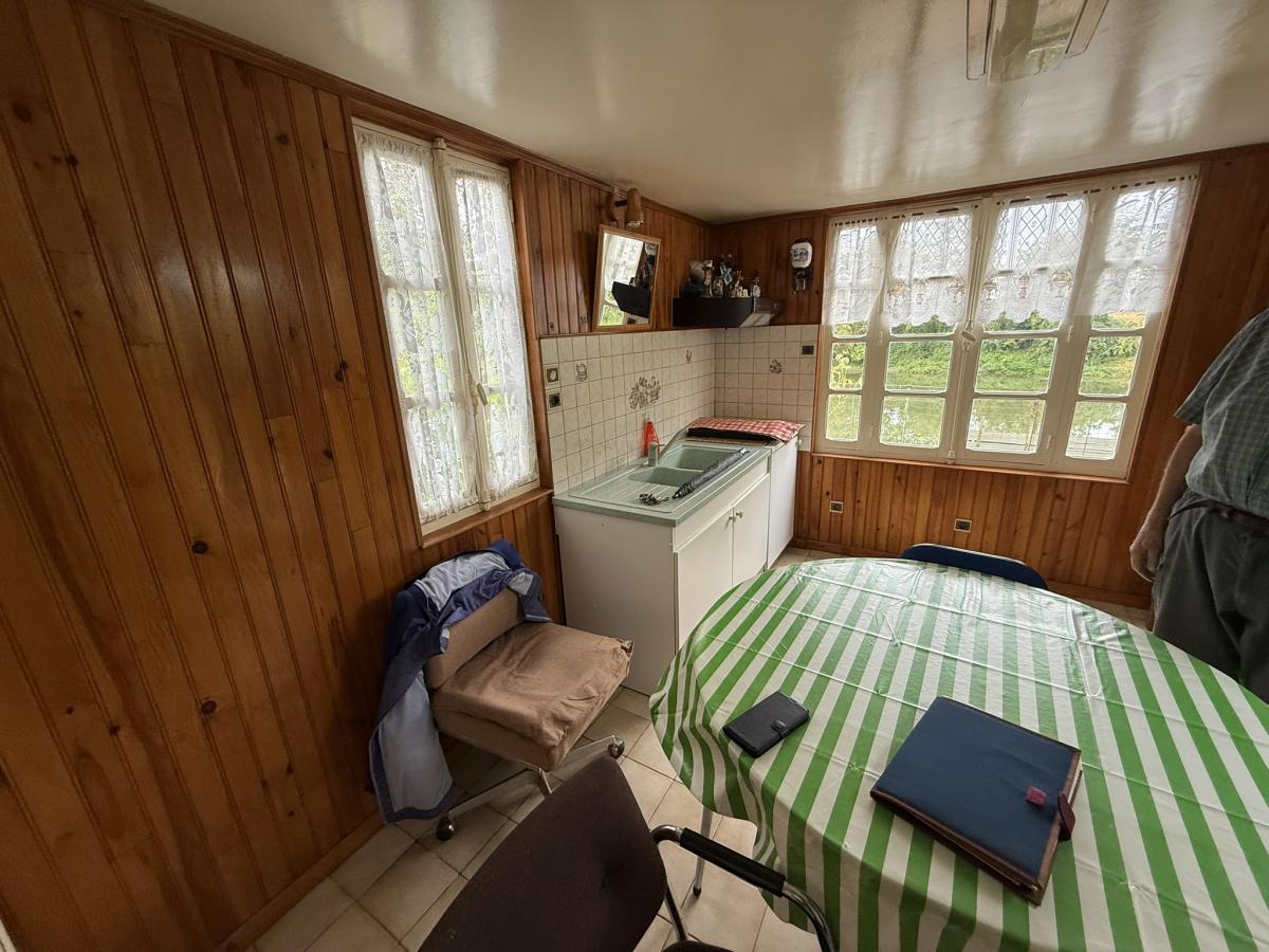 Chalet de Loisirs avec terrain d'agrément et ponton