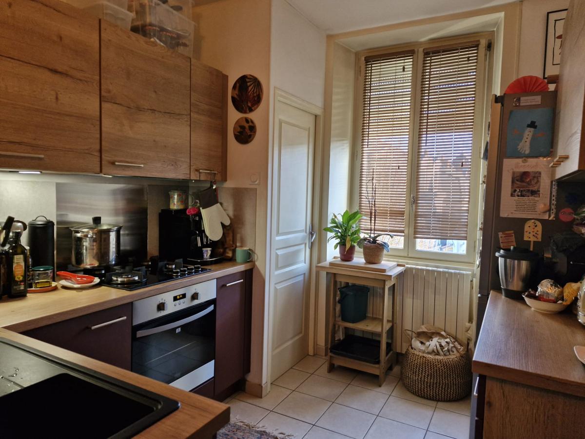 Angers , Lutin/Pasteur , bel appartement au 2ème et dernier étage