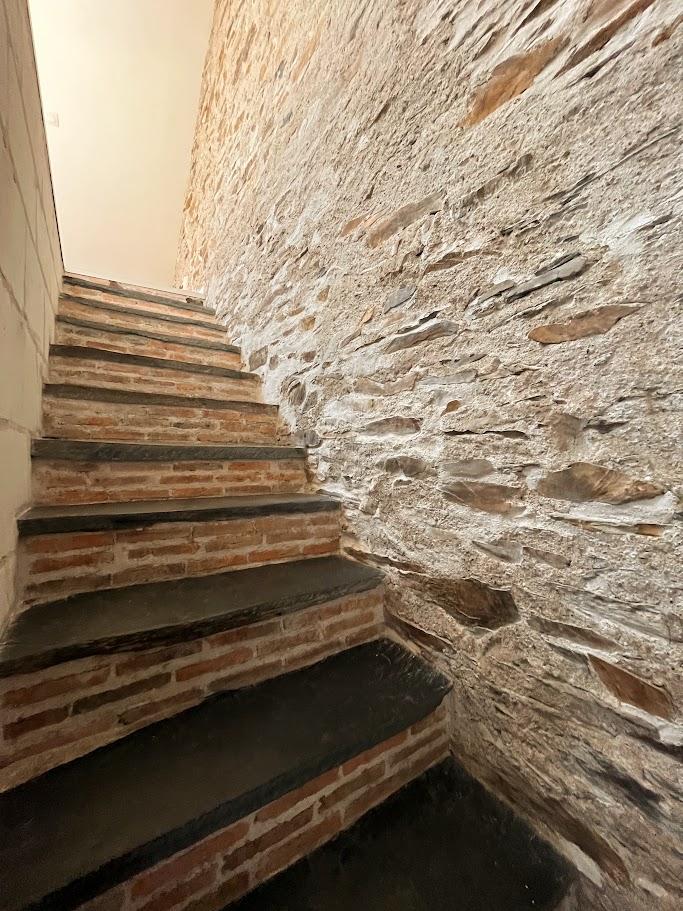 Bouchemaine,La pointe,  immeuble comprenant deux appartements rénovés