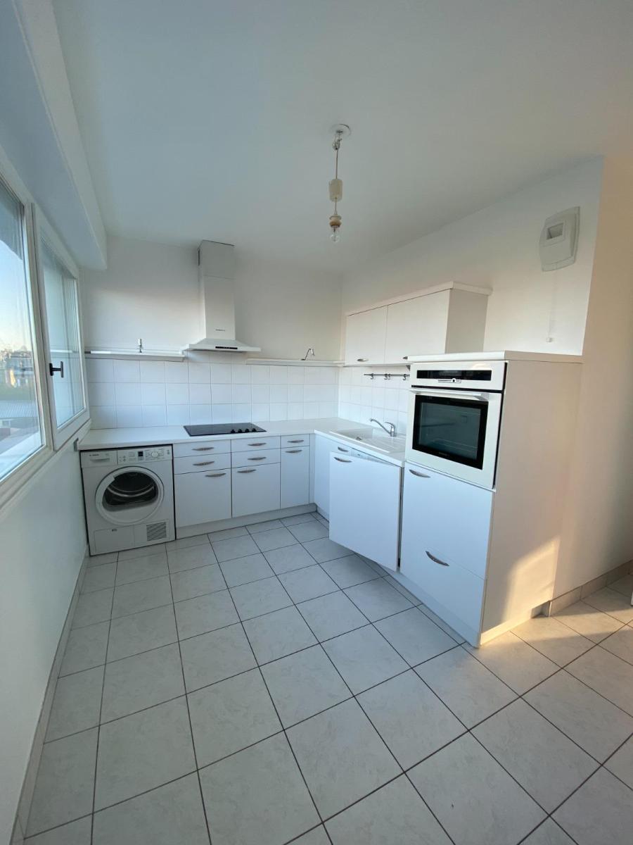 A LOUER - APPARTEMENT T3 - CENTRE VILLE LAVAL