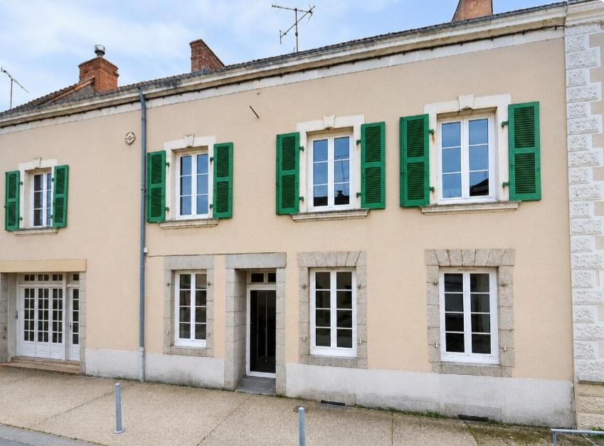 A VENDRE - ENSEMBLE IMMOBILIER - MERAL