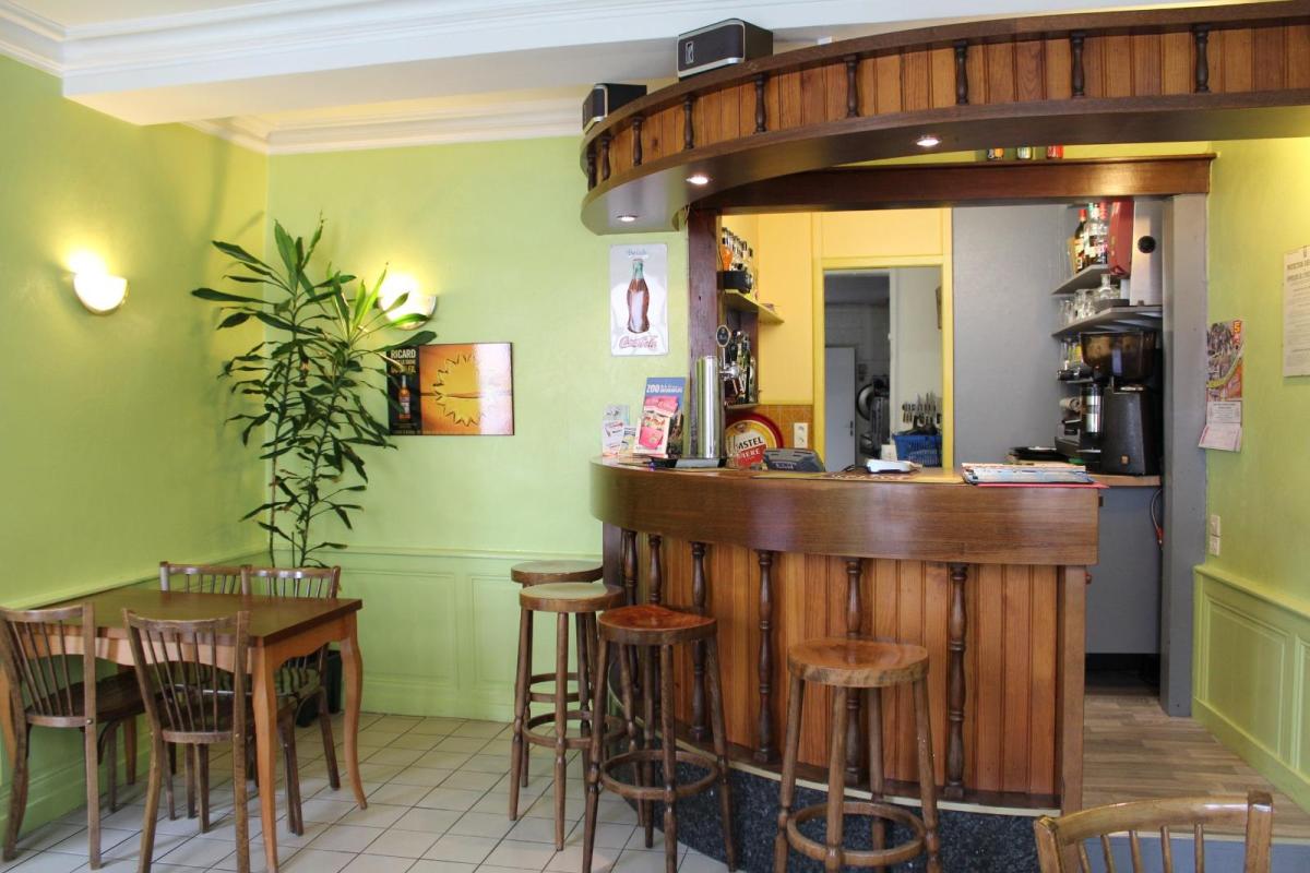 A VENDRE - ENSEMBLE IMMOBILIER - MERAL