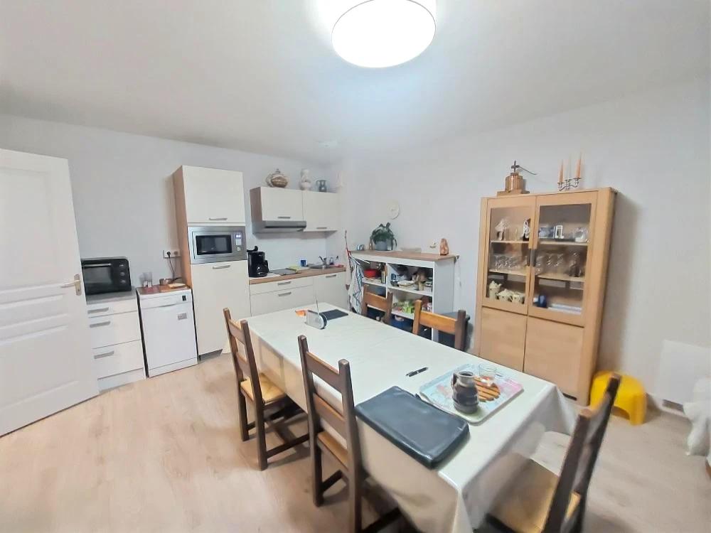 A VENDRE - APPARTEMENT LOUE EN RESIDENCE SERVICES - LOUVERNE