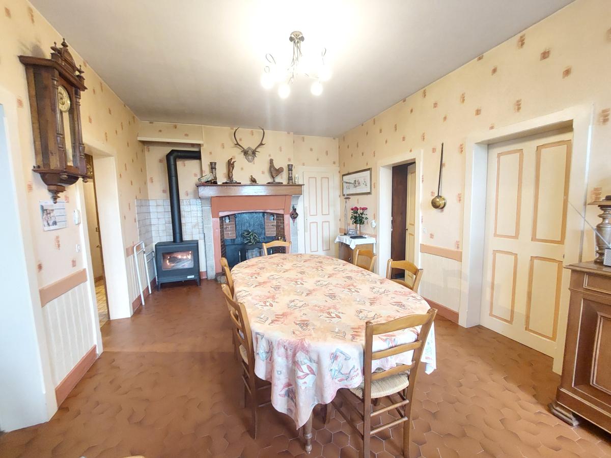 A VENDRE - MAISON CAMPAGNE EN HAMEAU - JARDIN
