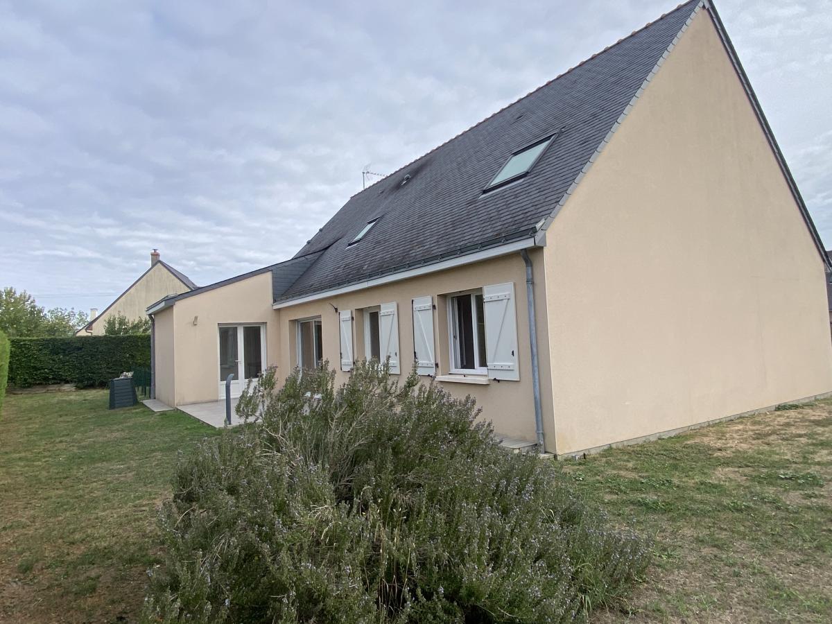 Andard, Maison de type 7 avec garage et jardin