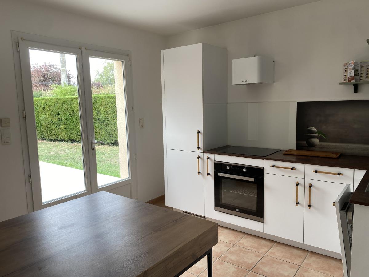 Andard, Maison de type 7 avec garage et jardin