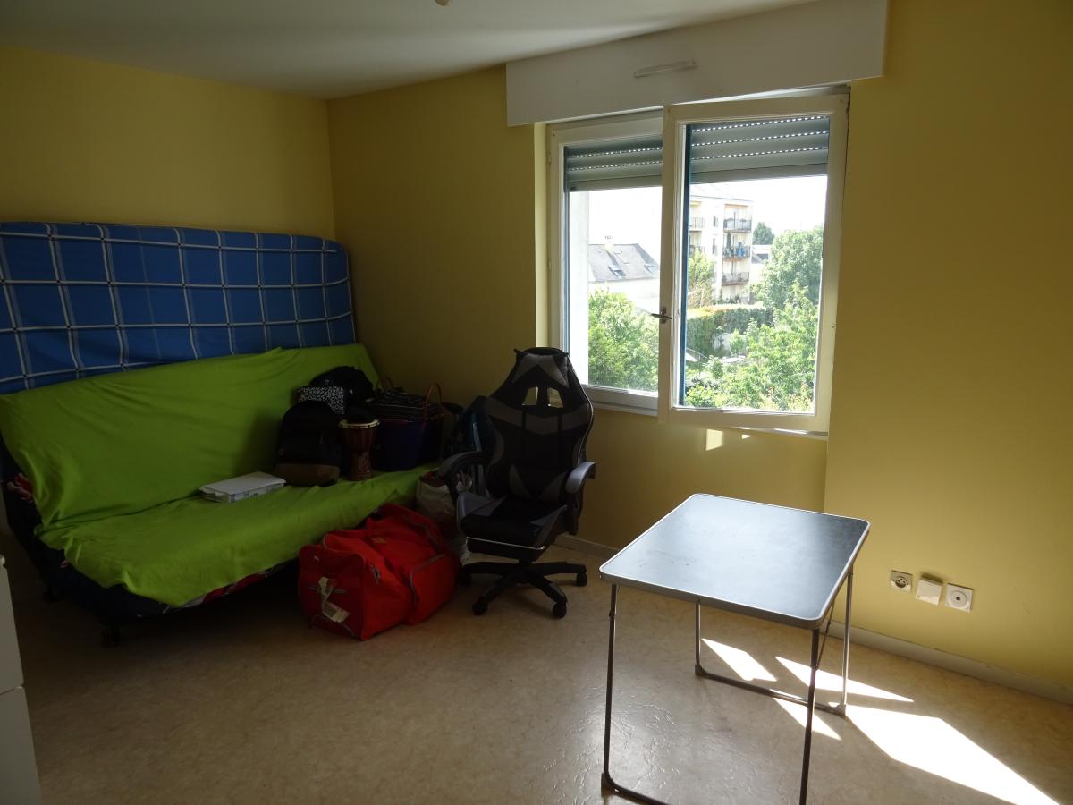 STUDIO A VENDRE A LAVAL (53000)