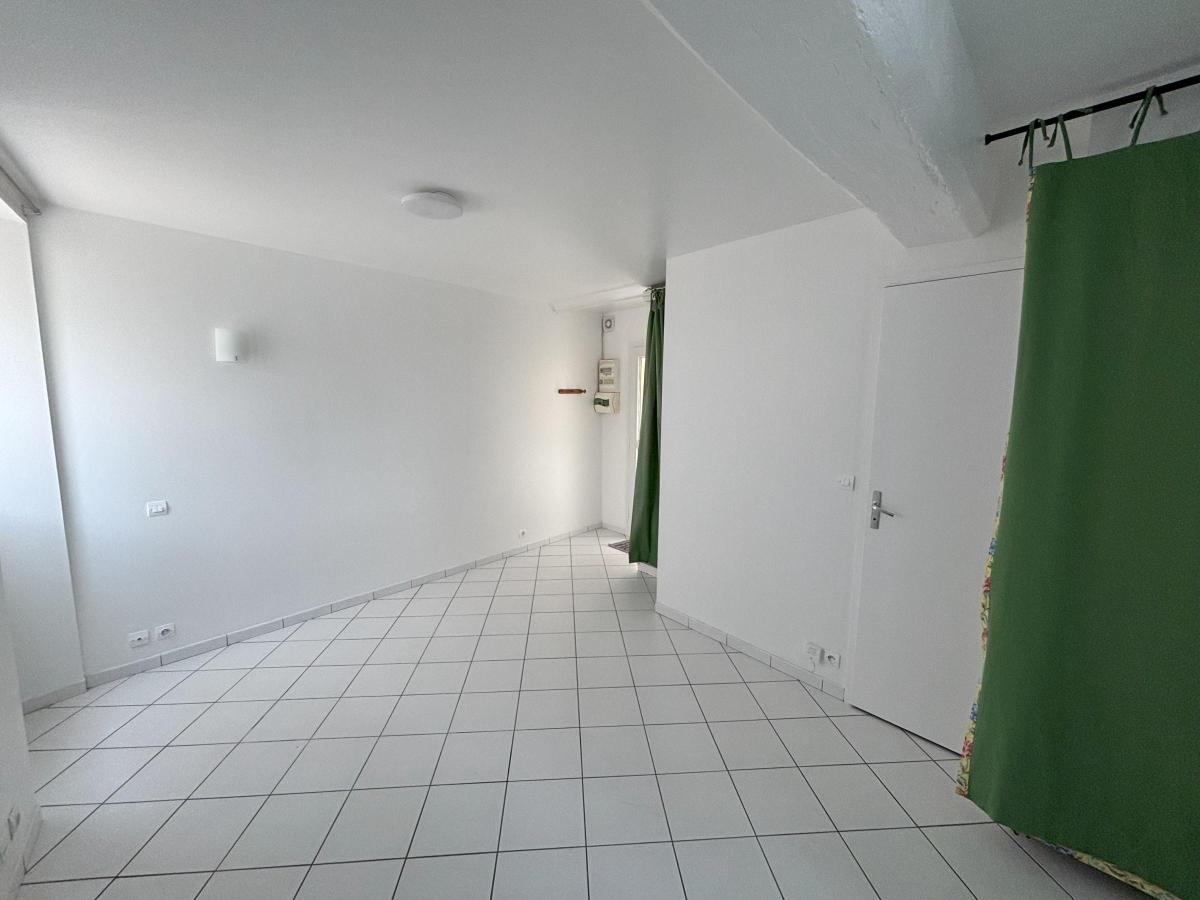 A LOUER STUDIO A LAVAL