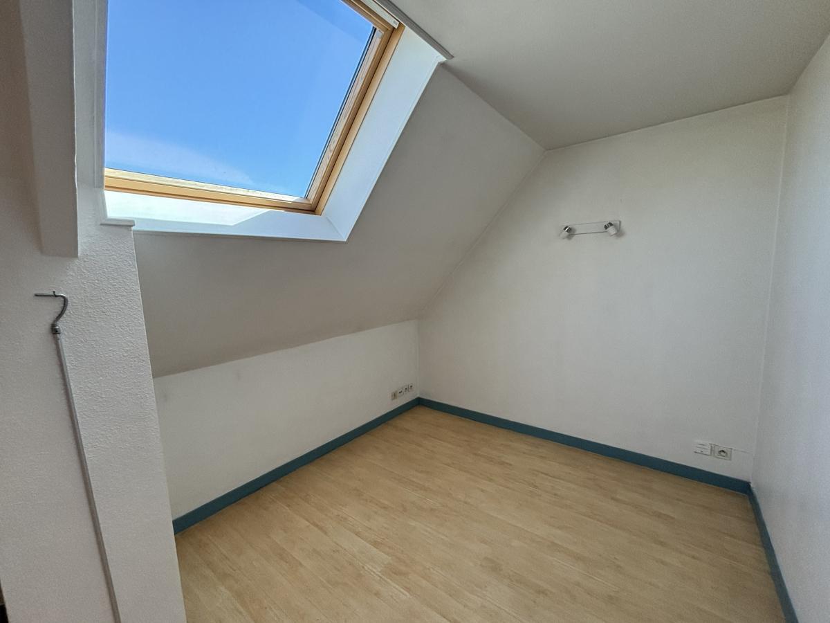A LOUER APPARTEMENT T2 LAVAL RIVE GAUCHE