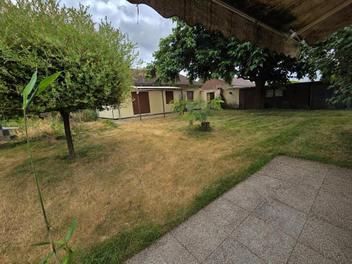 Teloché : Pavillon de plain-pied années 70, 2 chambres, jardin, garage