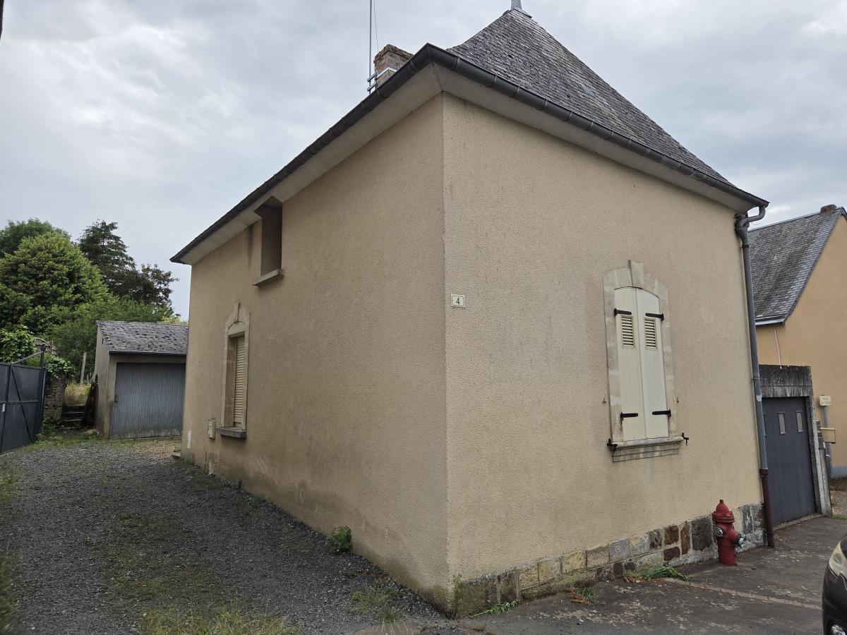 Neuvillalais : Maison de village, 68 m², 3 chambres, garage, jardin