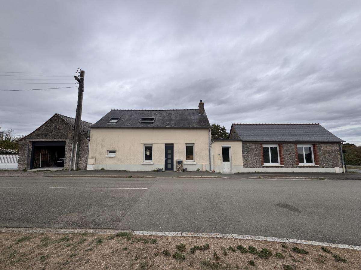 VAIGES – Maison 3 chambres dont une suite parentale et grand garage