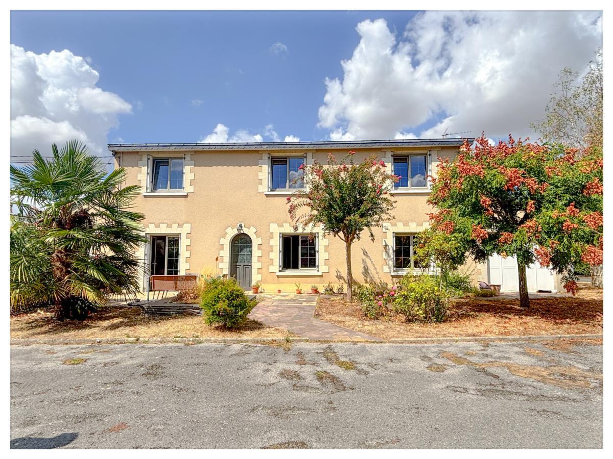 Ensemble immobilier avec un fort potentiel sur parcelle constructible de 1796 m²
