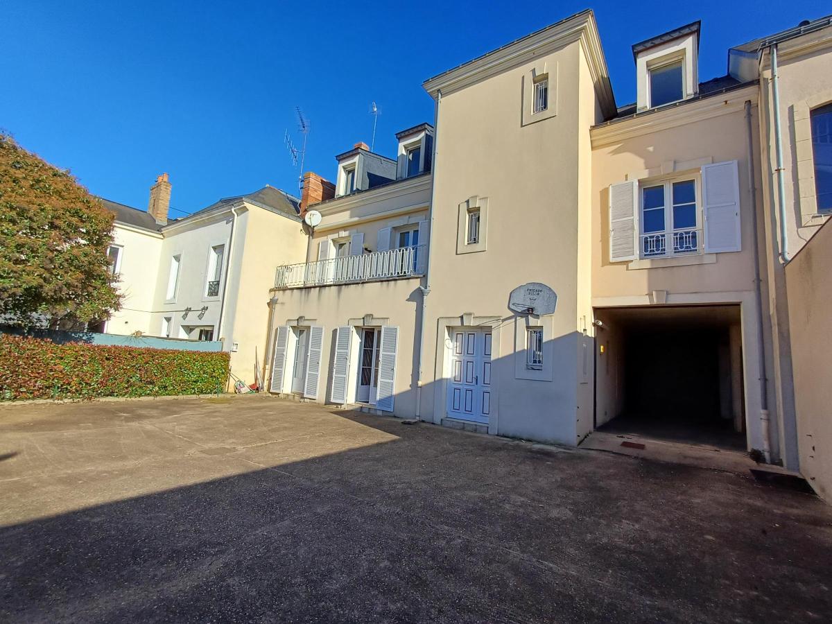MARIETTE - Proche centre ville Grande maison avec bureaux