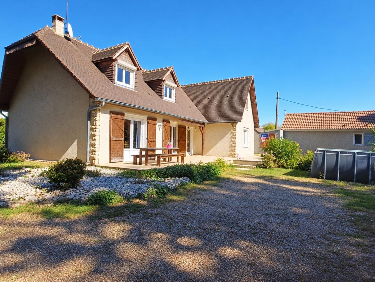 CHANGÉ - Maison indépendante sur 4813 m² de terrain