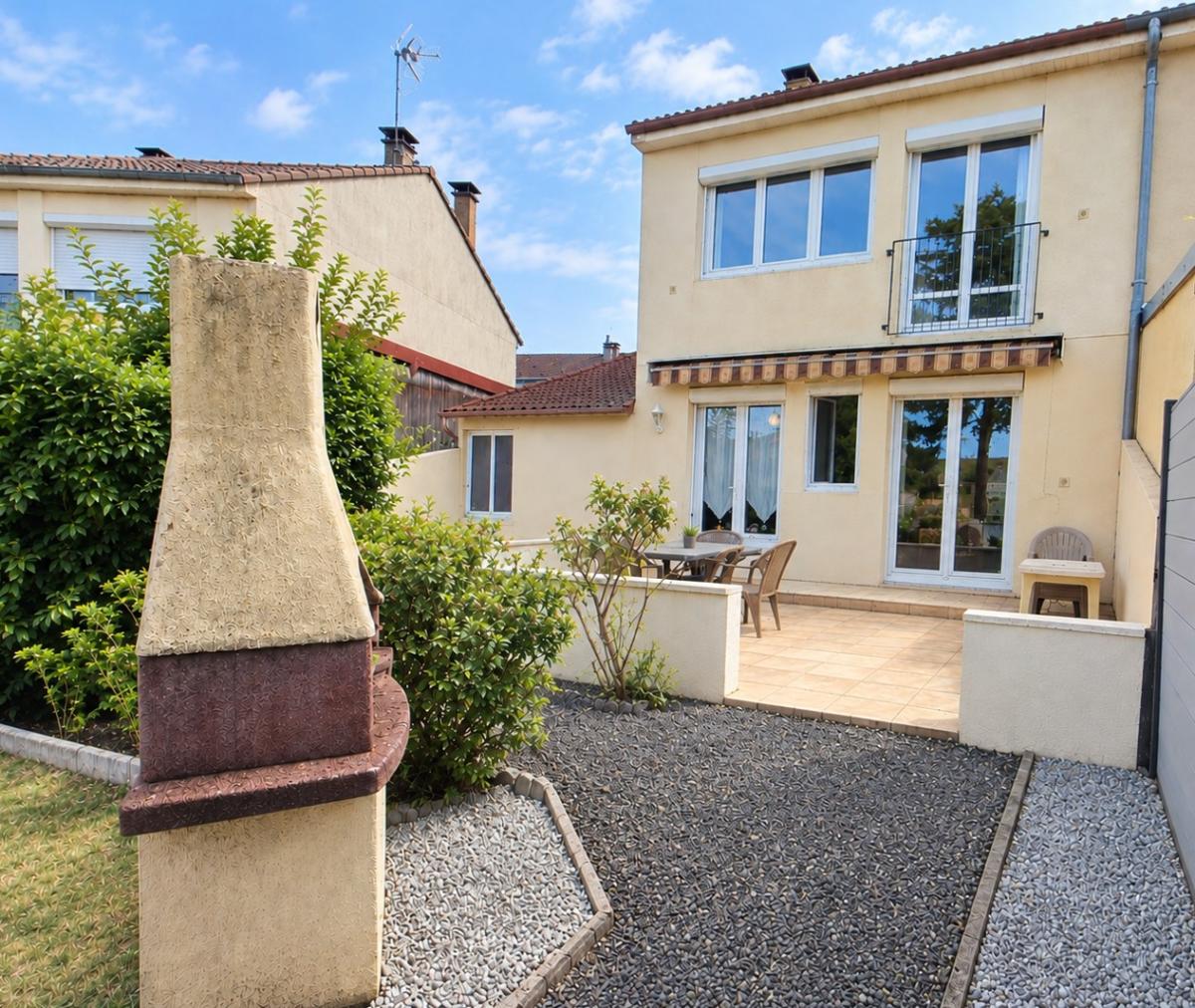 ARNAGE - Maison de type 5