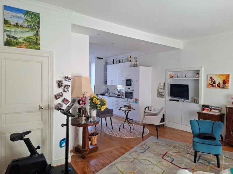 HYPER CENTRE - Charmant appartement traversant de 90,15 m2 - Parfait état.