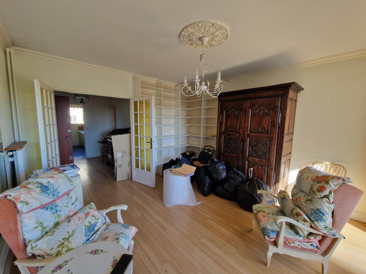 Appartement T5 avec Garage.