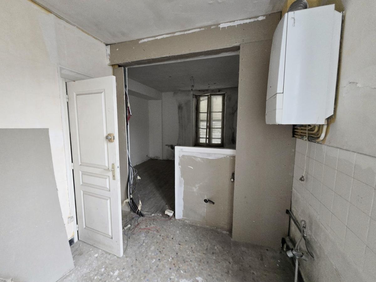Secteur gare Angers maison avec cour composée de 3 logements